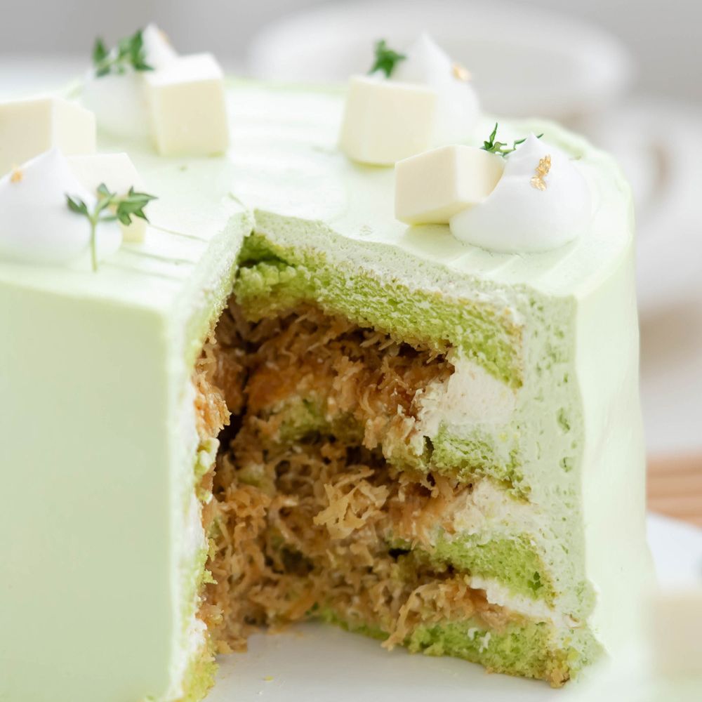 Learn to bake Ondeh-Ondeh Fresh Cream Cake in our baking class